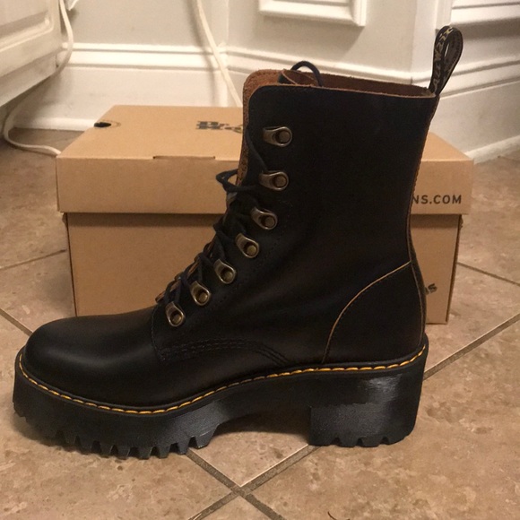 Dr Marten Leona Black Vintage Smooth Leather Boots - Picture 3 of 4